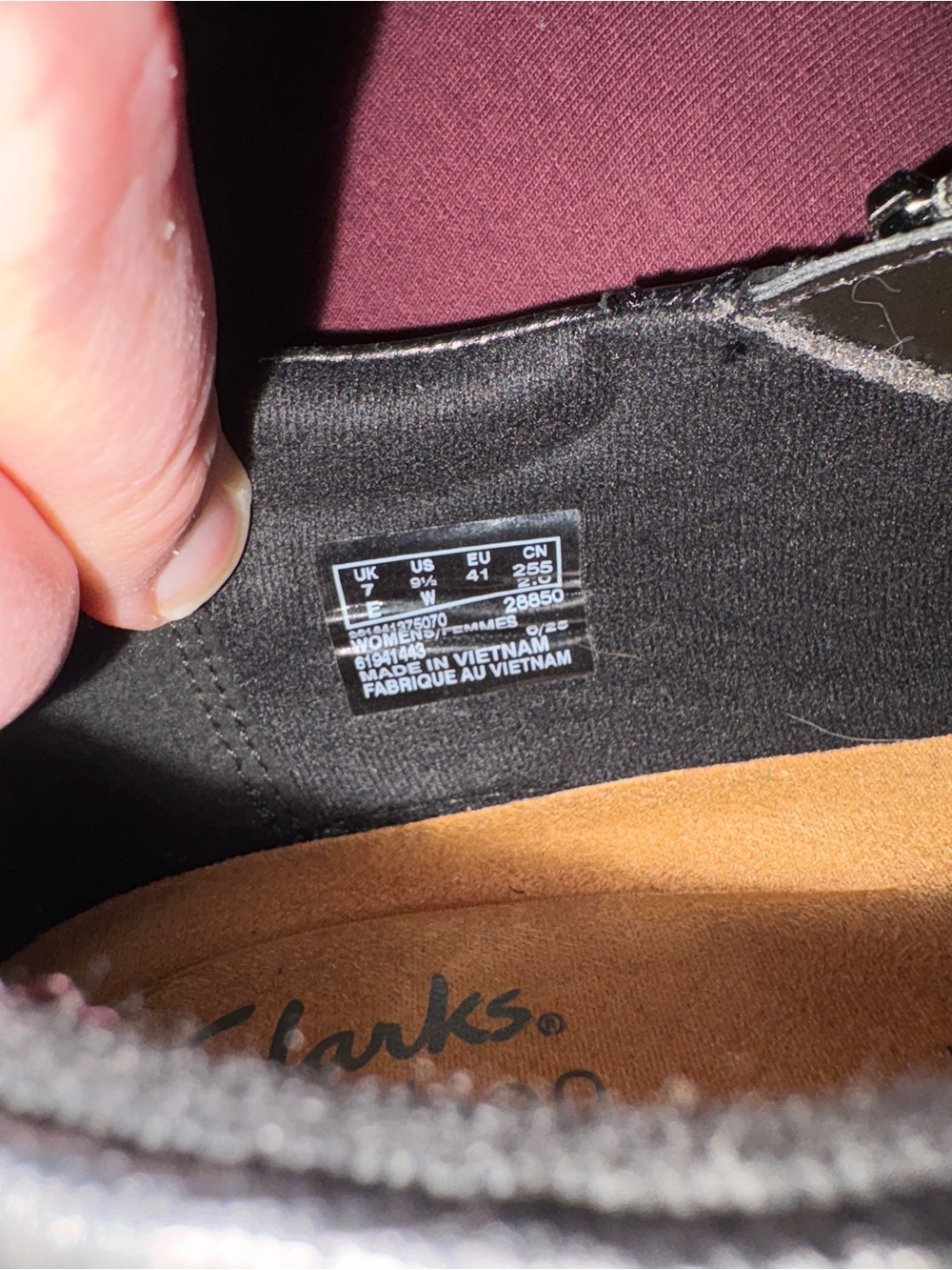 Clarks Wide Black Leather Slip-On Loafers - Picture 3 of 3